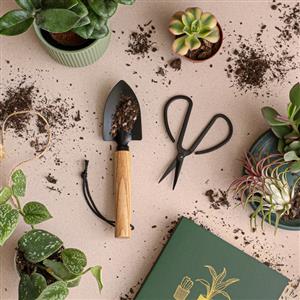 Urban Gardener Trowel &amp; Scissor Set